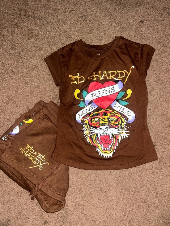 Ed Hardy Pants - Ed Hardy Brown Tiger Heart Graphic Tee and Shorts Set